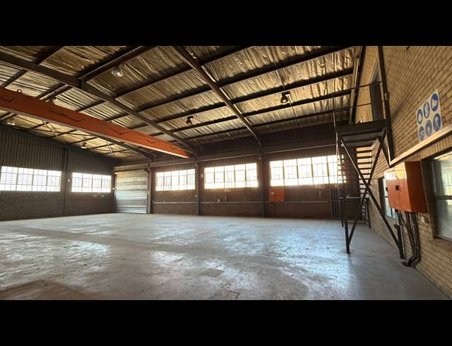 1,840M² WAREHOUSE TO LET IN MEADOWDALE
